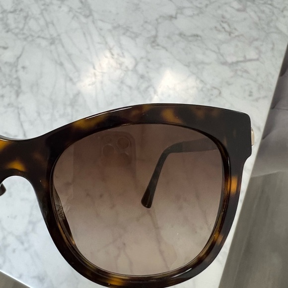 Giorgio Armani AR 8011 Sunglasses - Picture 9 of 11